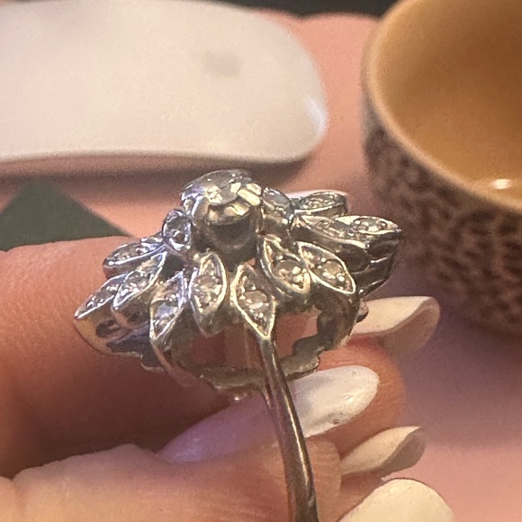 Beautiful vintage cluster cocktail ring 14 karat white gold, 1/2 k total diamond - Picture 8 of 14